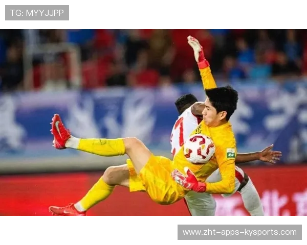 辽宁铁人门将出击犹豫,单刀处理差点送礼