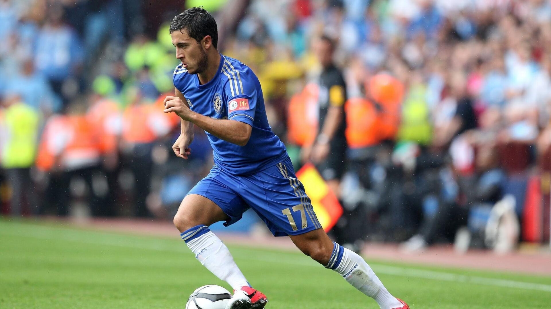 C罗：从贫民窟到全球偶像，自律与奋斗的典范，c罗chant